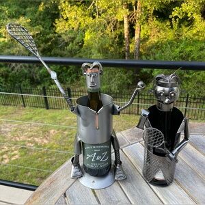 2 TENNIS PLAYERS METAL WINE BOTTLE HOLDERS